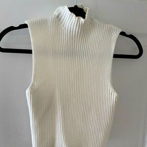 White crop top sleeveless sweater